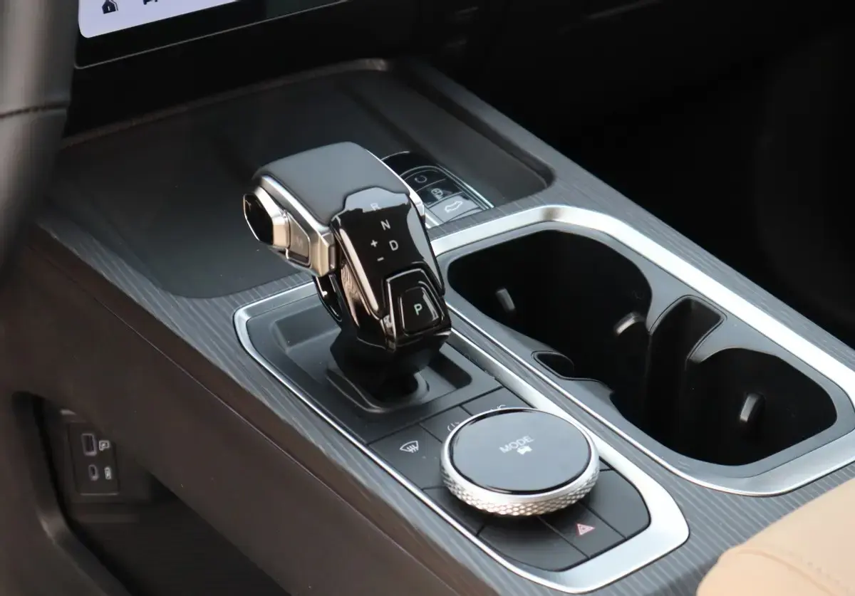 造型更精致,油耗有驚喜,試駕奇瑞探索06都市版