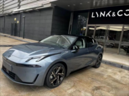 綜合續航1400KM,領克07 EM-P實車到店,綜合油耗僅4.8L