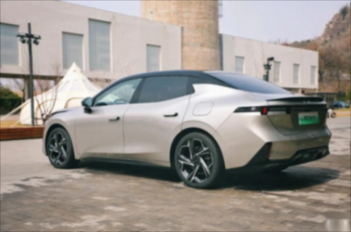 綜合續航1400KM,領克07 EM-P實車到店,綜合油耗僅4.8L