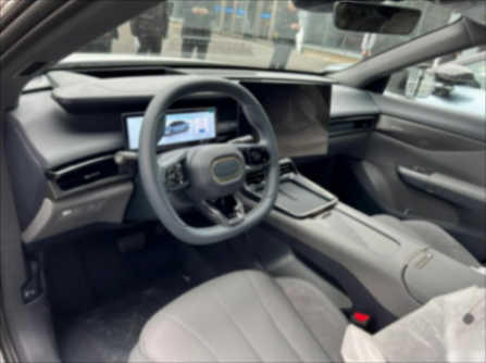 綜合續航1400KM,領克07 EM-P實車到店,綜合油耗僅4.8L