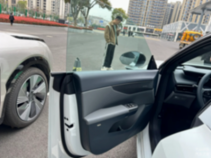 綜合續航1400KM,領克07 EM-P實車到店,綜合油耗僅4.8L