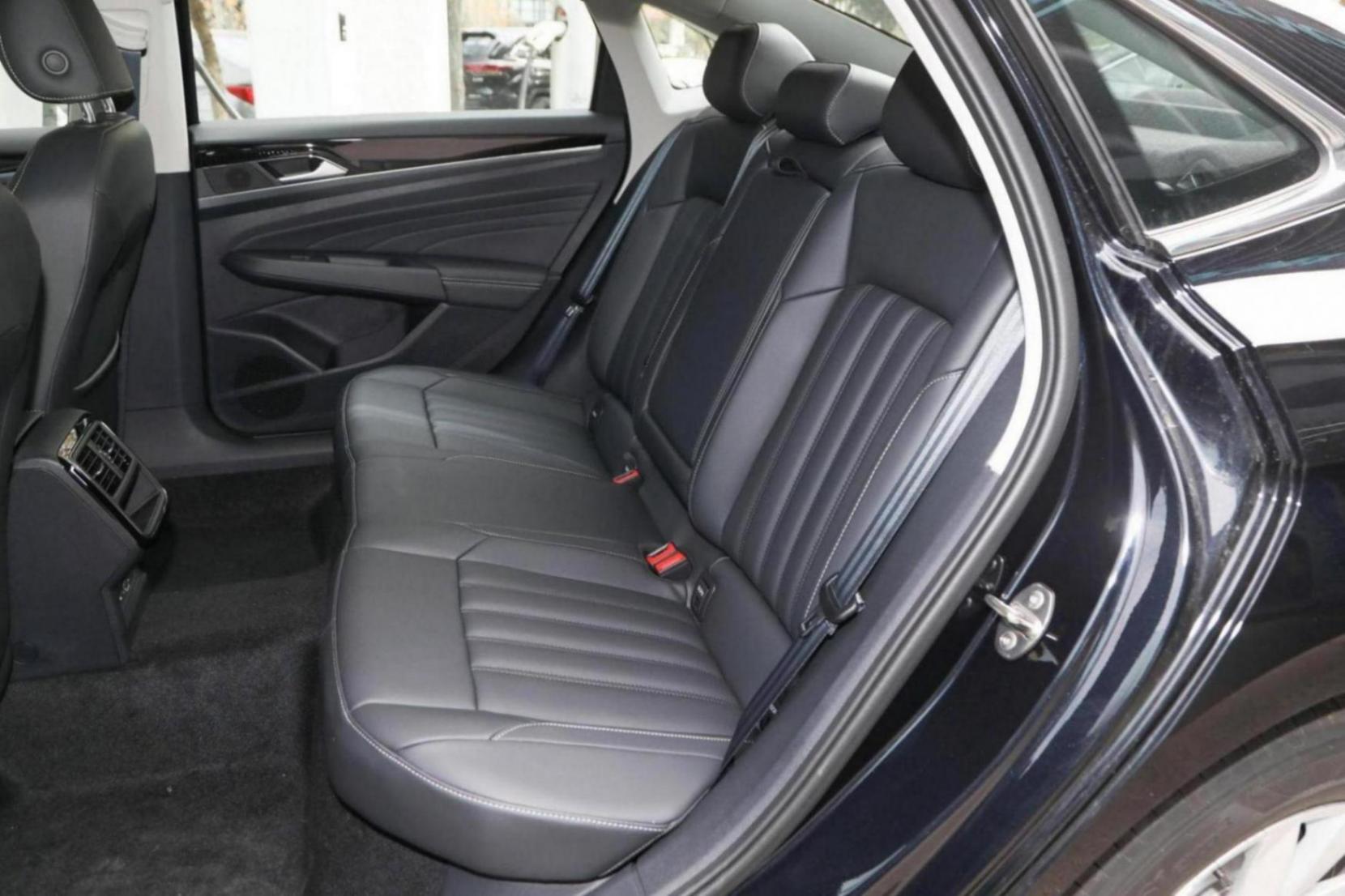 上汽大眾帕薩特已經(jīng)跌至14萬了!