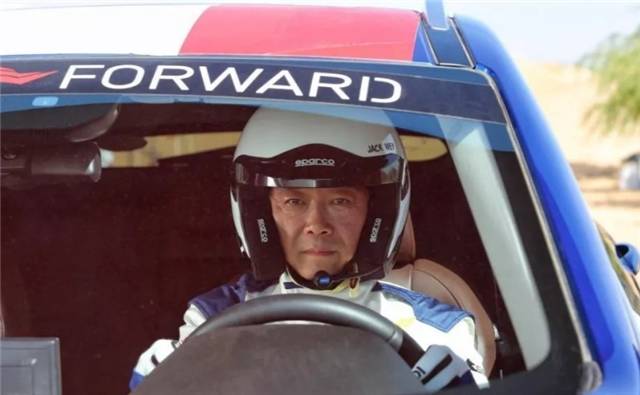 親自直播、不控評的魏建軍,越來越有網感了