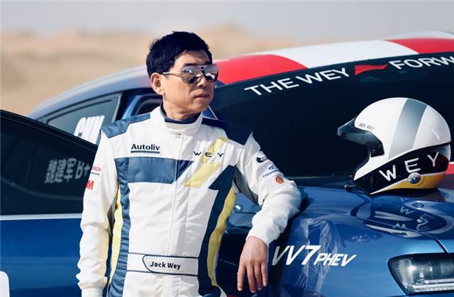 親自直播、不控評的魏建軍,越來越有網感了