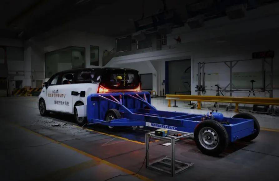 豪華無懼硬碰硬,L380如何鍛造大空間之上的極致安全?