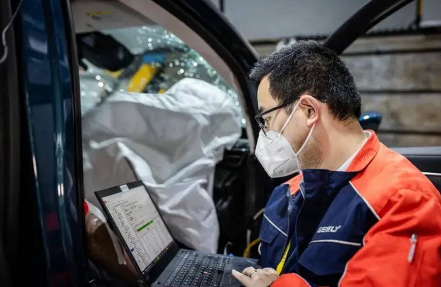 豪華無懼硬碰硬,L380如何鍛造大空間之上的極致安全?