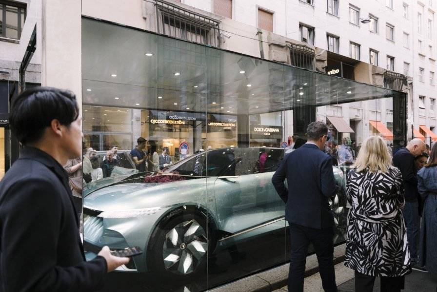 攜手Natuzzi打造跨界合作新典范 嵐圖汽車意大利發布