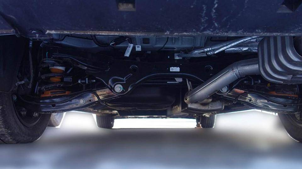 全新別克GL8,2.0T再加電機,還是最擅長跑高速的MPV?