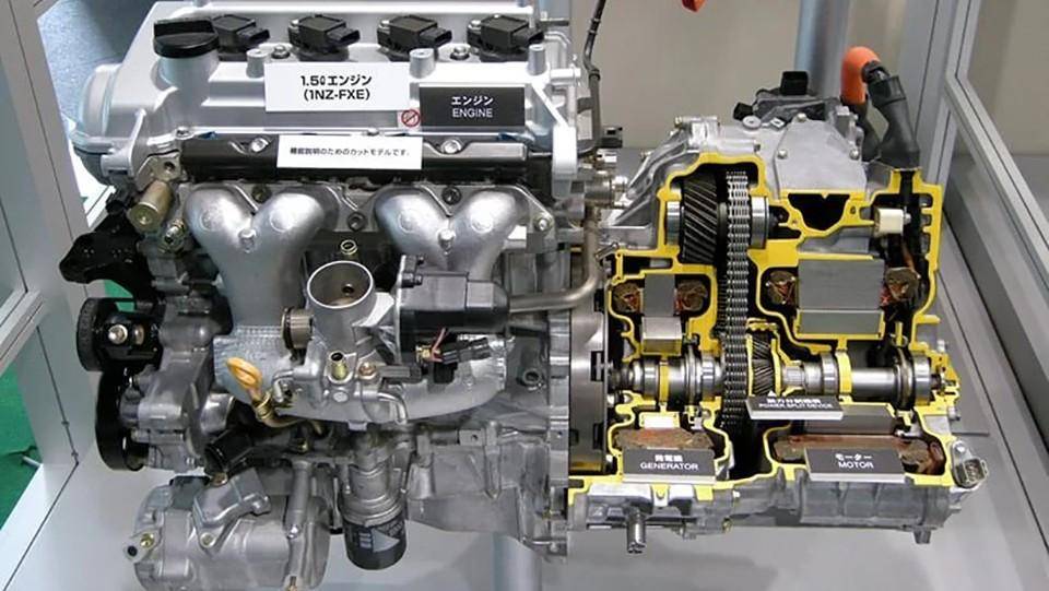 全新別克GL8,2.0T再加電機,還是最擅長跑高速的MPV?