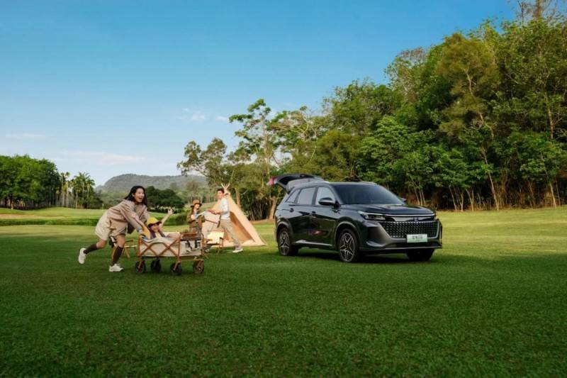 CS75PLUS難以招架,中型大七座插混SUV藍電E5榮耀版9.98萬起!