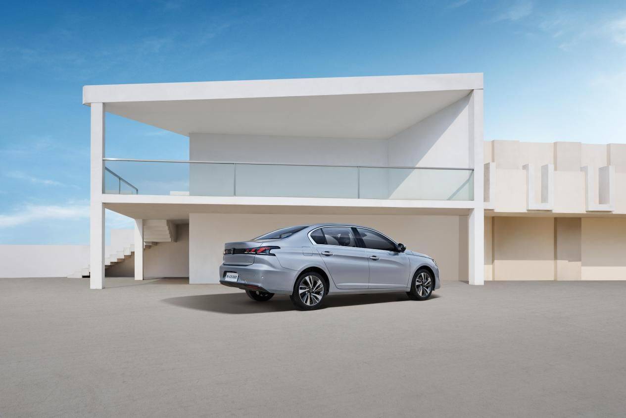 假期自駕的理想座駕,新408龘龘款不愧是“法式六邊形戰(zhàn)士”