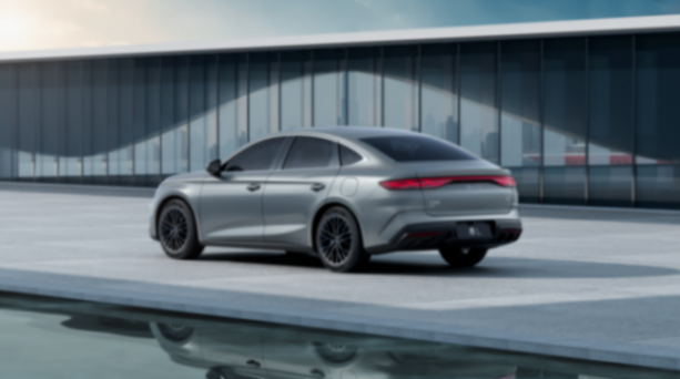 12萬起?秦L龍顏進化驚艷來襲,或成凱美瑞最強勁敵