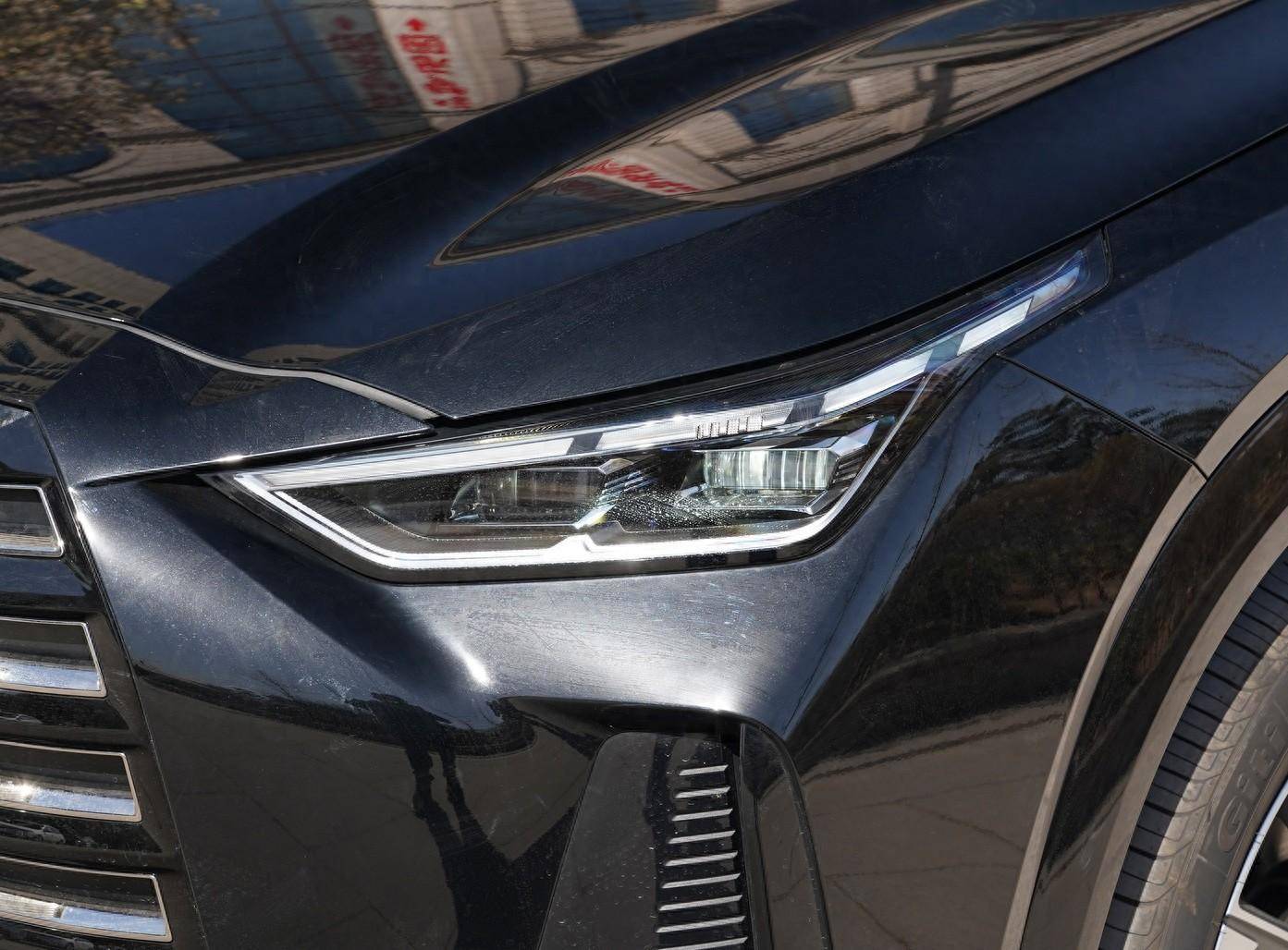 現在10萬級國產SUV啥水平?標配8氣囊8.8s破百,帶 你看傳祺GS4 MAX