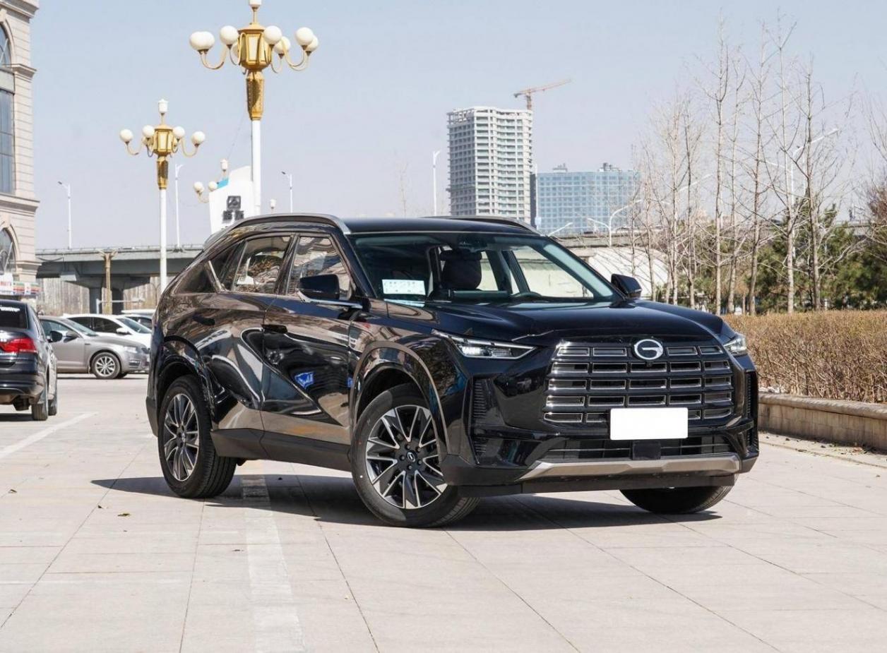 現在10萬級國產SUV啥水平?標配8氣囊8.8s破百,帶 你看傳祺GS4 MAX