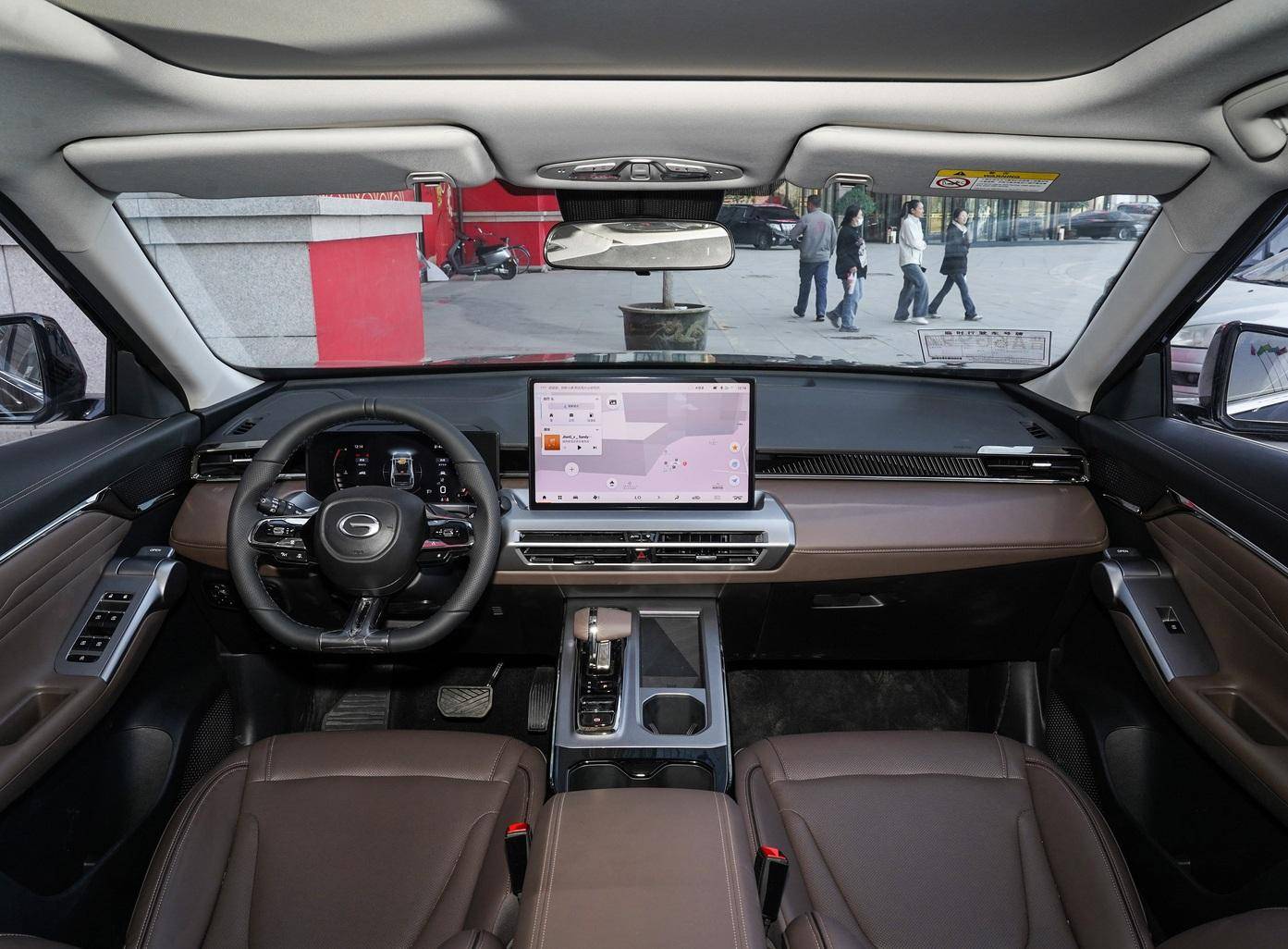 現在10萬級國產SUV啥水平?標配8氣囊8.8s破百,帶 你看傳祺GS4 MAX