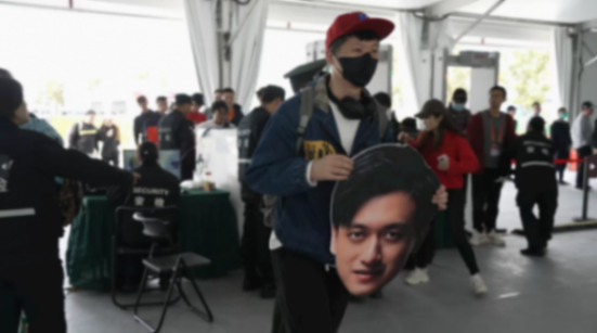 F1中國大獎賽戰(zhàn)火再燃:各地車迷匯聚上海,周冠宇主場首秀受期待