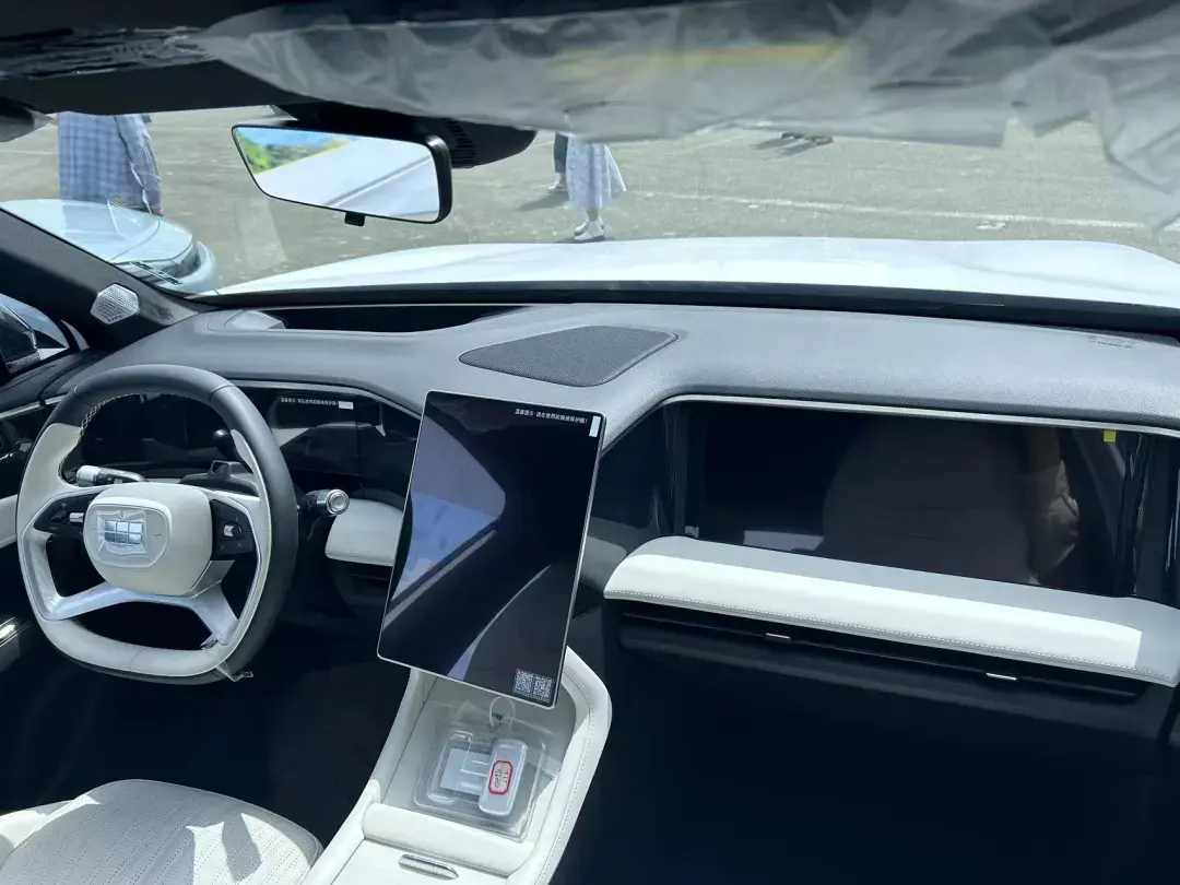 試駕吉利銀河L7、L6龍騰版:誰說「低價格」與「高價值」相悖?