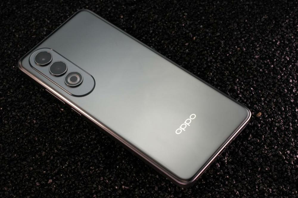 百瓦閃充+超長續(xù)航體驗全面升維:OPPO K12評測