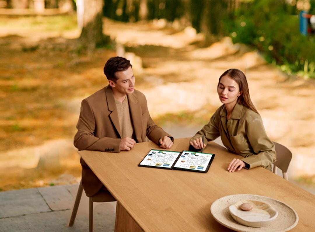 5.1帶上雙屏筆記本電腦出游是一種什么體驗