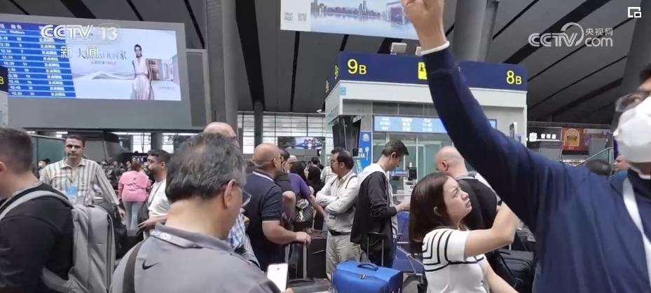 新能源汽車完善產(chǎn)業(yè)生態(tài)鏈“出海” 憑借技術(shù)優(yōu)勢加快“走出去”