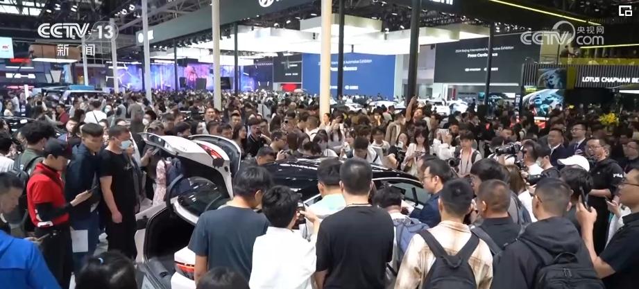 新能源汽車完善產(chǎn)業(yè)生態(tài)鏈“出海” 憑借技術(shù)優(yōu)勢加快“走出去”