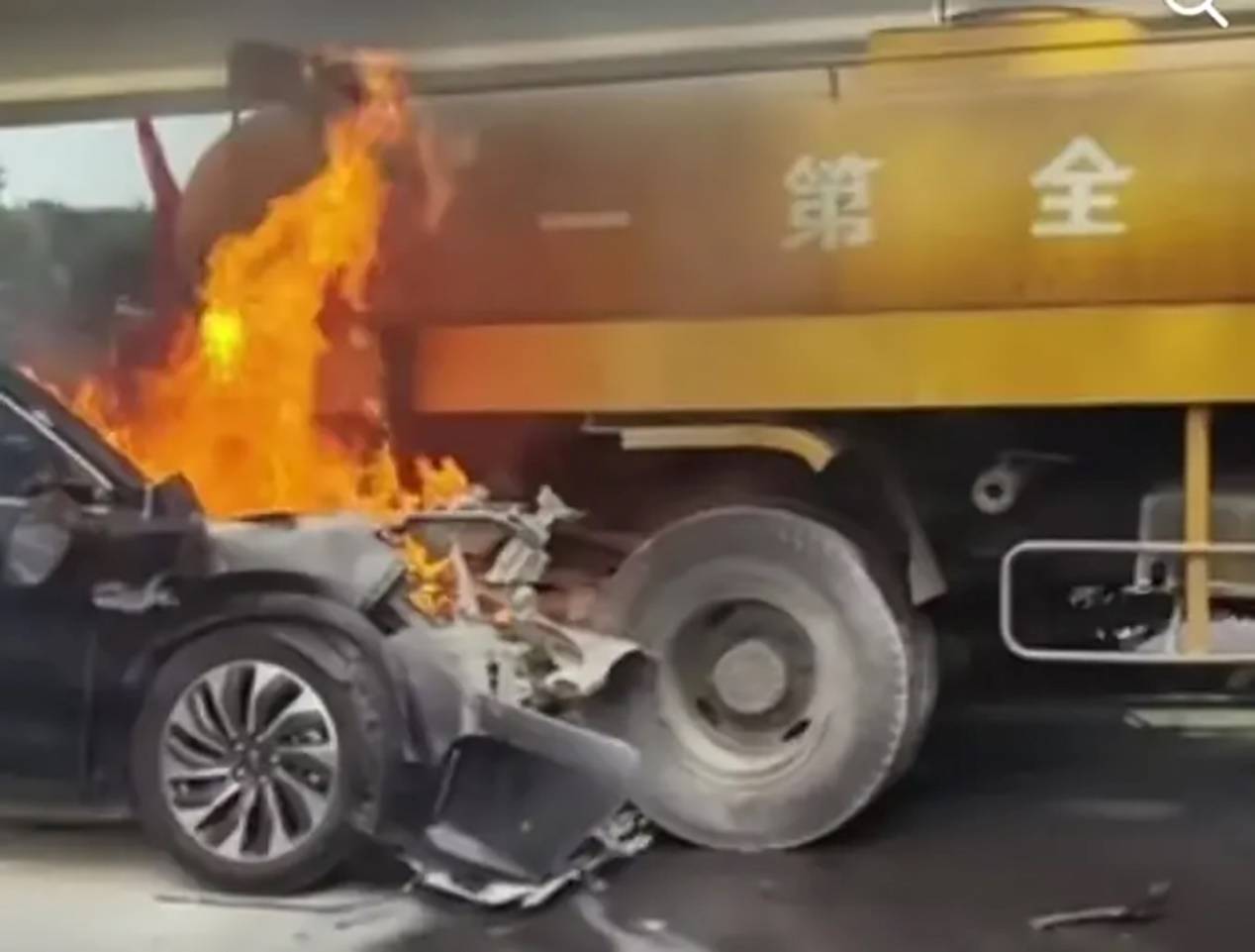 問界M7 Plus起火事件有了回應 賽力斯法務部已上線