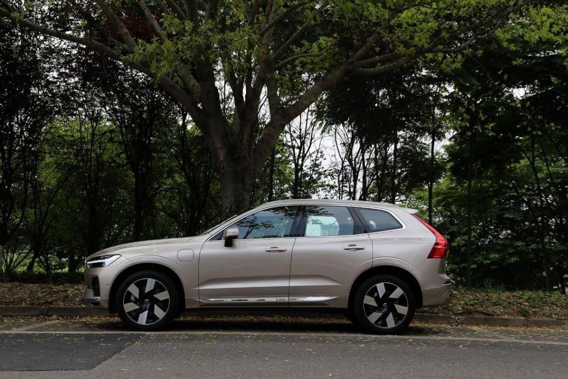 插電混動(dòng)、空氣懸架、百公里加速5秒，這些算不算XC60的優(yōu)點(diǎn)？