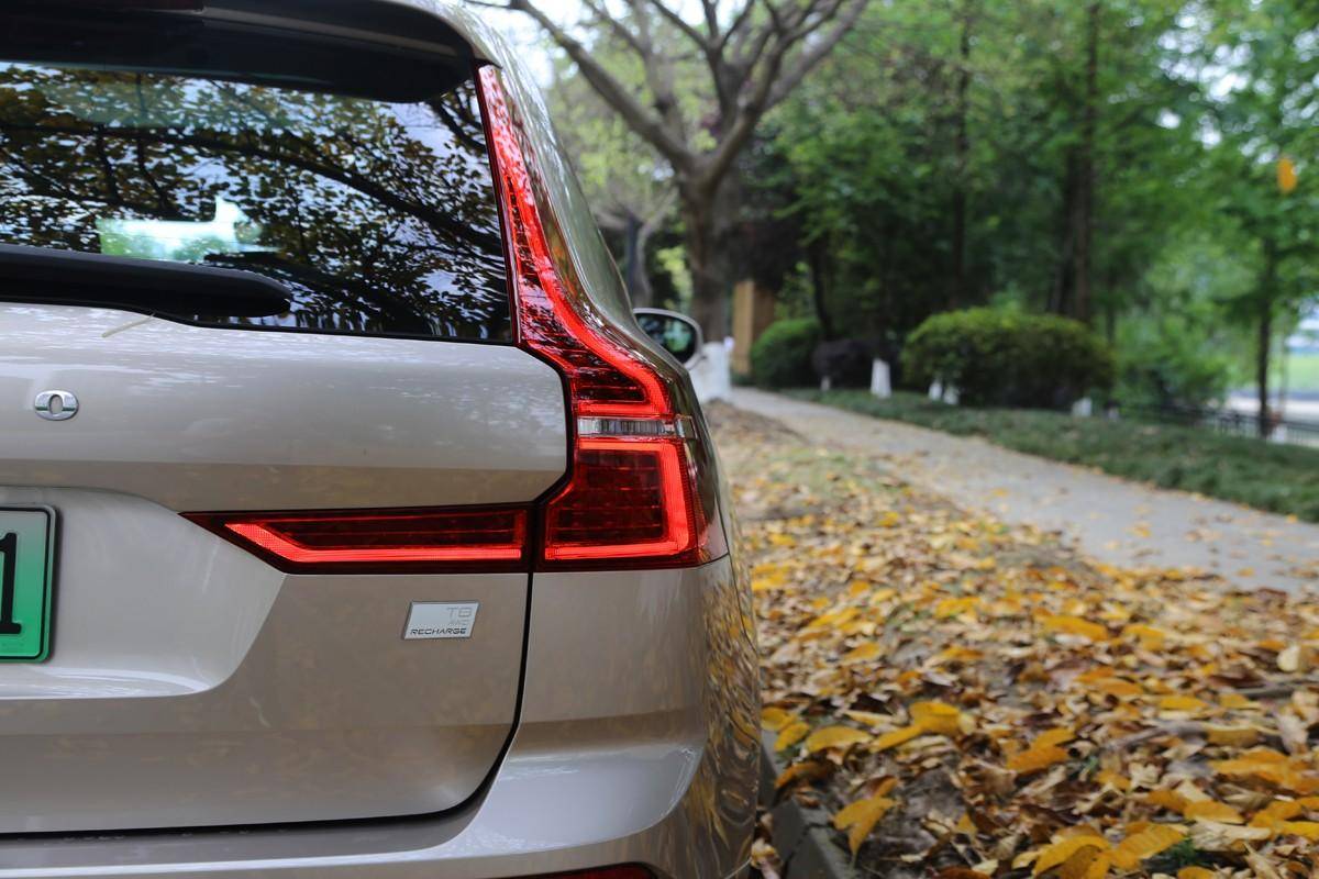 插電混動(dòng)、空氣懸架、百公里加速5秒，這些算不算XC60的優(yōu)點(diǎn)？