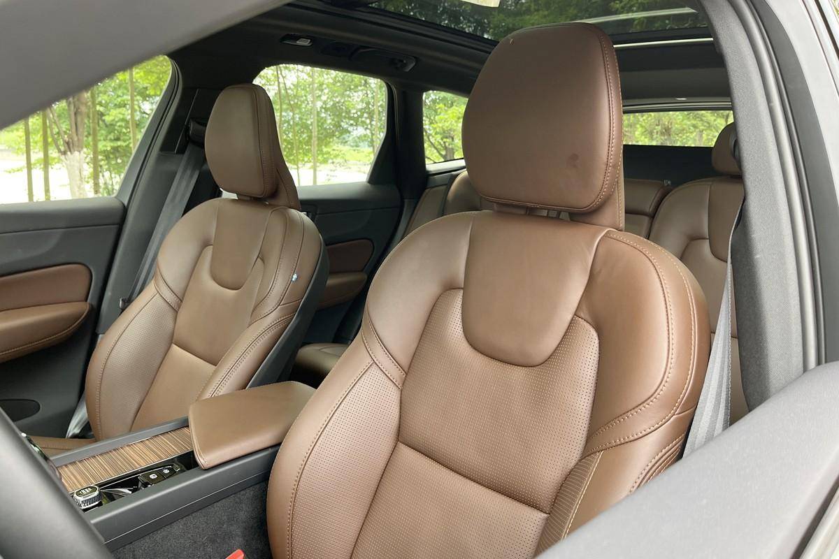 插電混動(dòng)、空氣懸架、百公里加速5秒，這些算不算XC60的優(yōu)點(diǎn)？