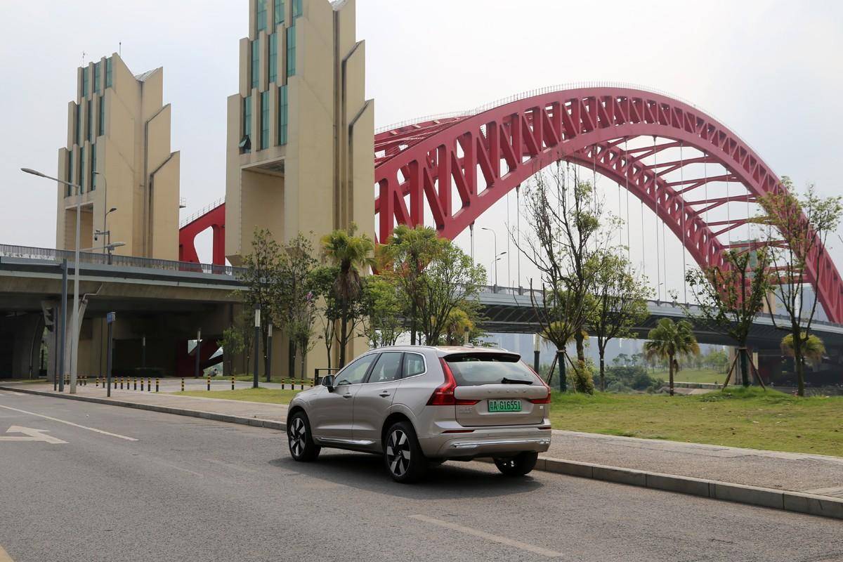 插電混動(dòng)、空氣懸架、百公里加速5秒，這些算不算XC60的優(yōu)點(diǎn)？