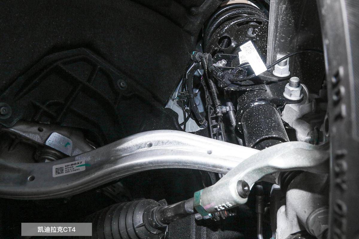 預算24萬上下買運動家家,領克03和凱迪拉克CT4,誰更香?