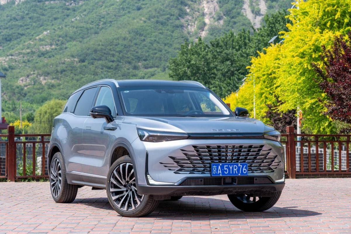 今年母親節陪媽媽們出行,沒有什么比新X7的“女王副駕”更合適