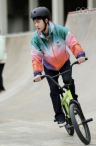 國際奧委會(huì)發(fā)文曬王一博運(yùn)動(dòng)照,預(yù)熱奧運(yùn)會(huì)資格系列賽·上海