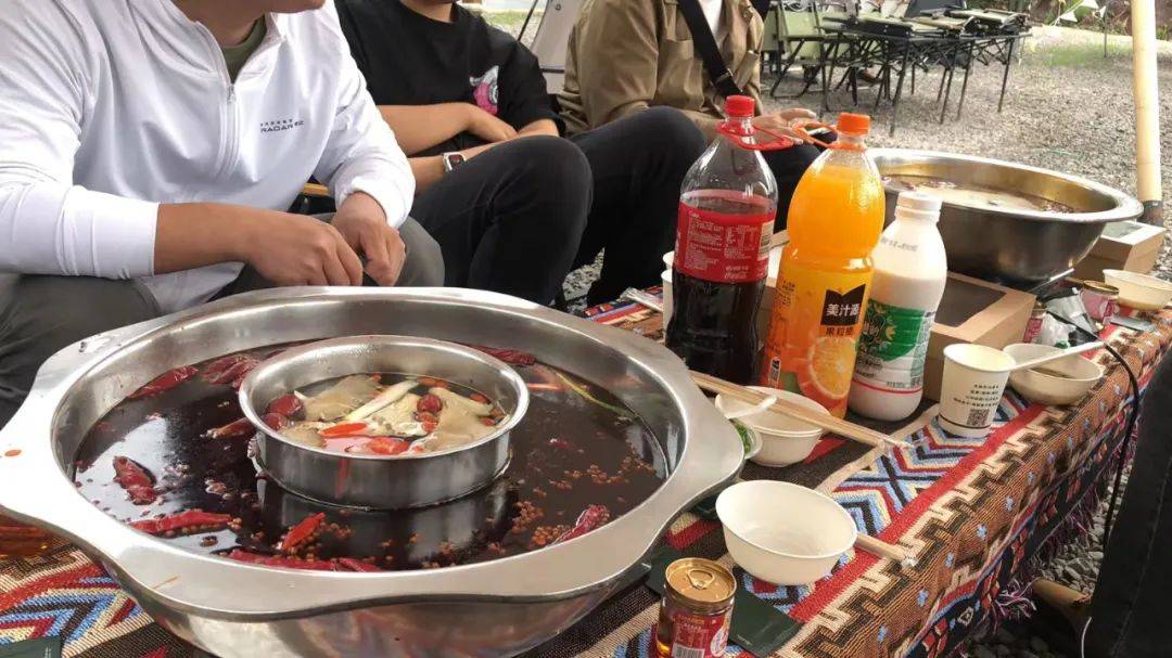 電動皮卡多會玩?試駕雷達地平線:跑山爬坡、越野露營樣樣精通