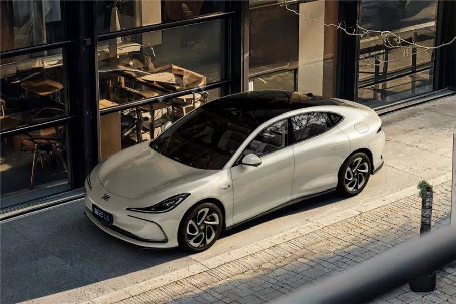 智己L6卷至19.99萬(wàn)起,小米鯰魚(yú)效應(yīng)初顯