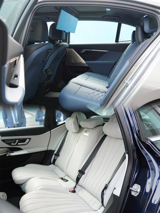 全新寶馬5系和全新奔馳E級,你PICK哪一個?