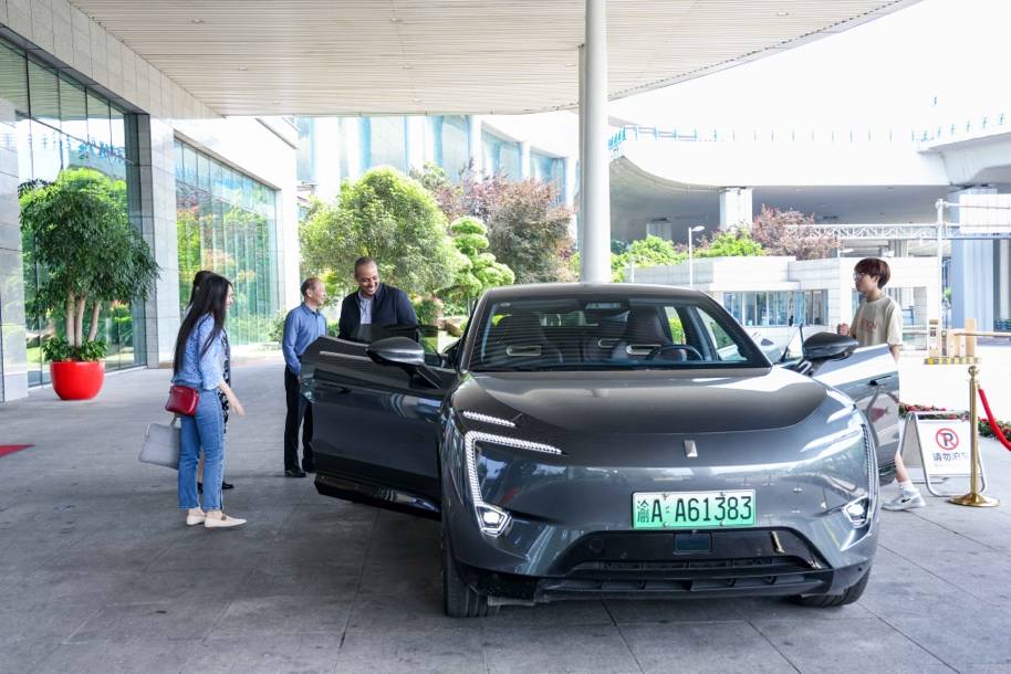 阿維塔擔綱駐華使節專用車,感受中國新能源汽車的蓬勃向上