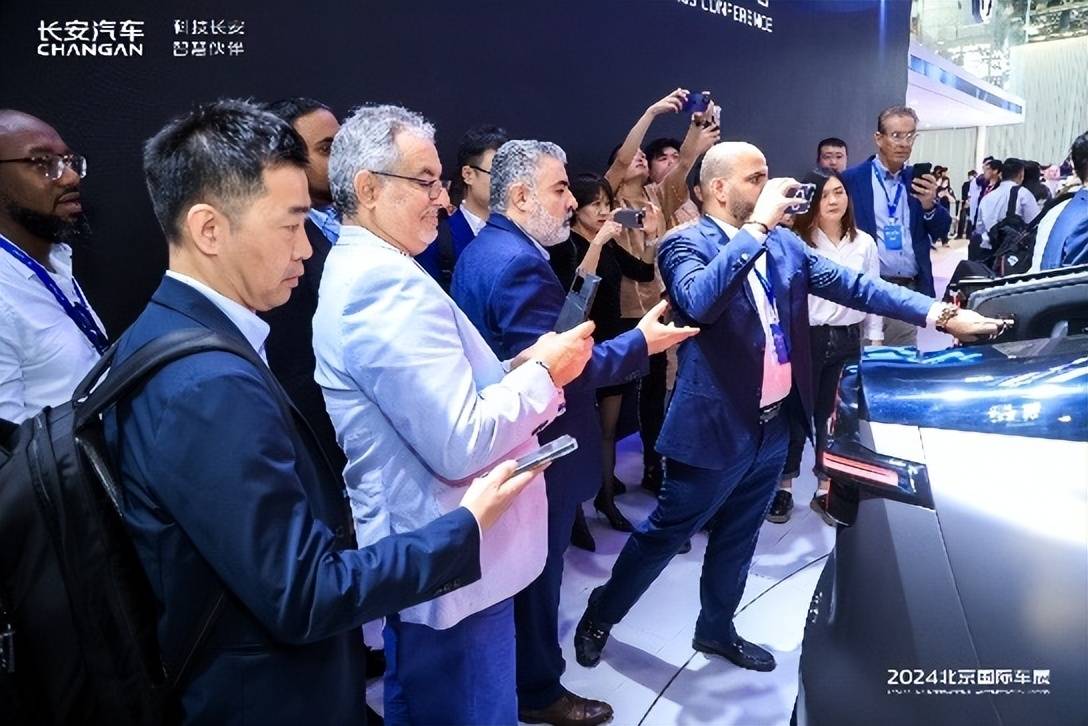 一車抵多車,長安啟源E07原來有這么多玩法