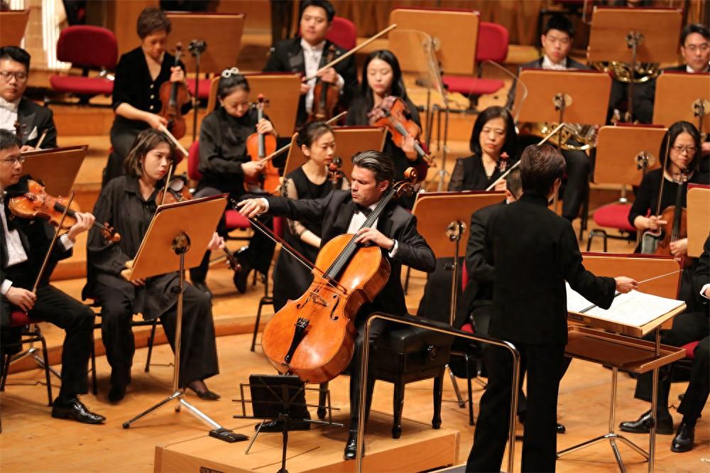 挑戰(zhàn)硬骨頭!卡普松+葉詠詩(shī),在上海首秀《遙遠(yuǎn)的世界》