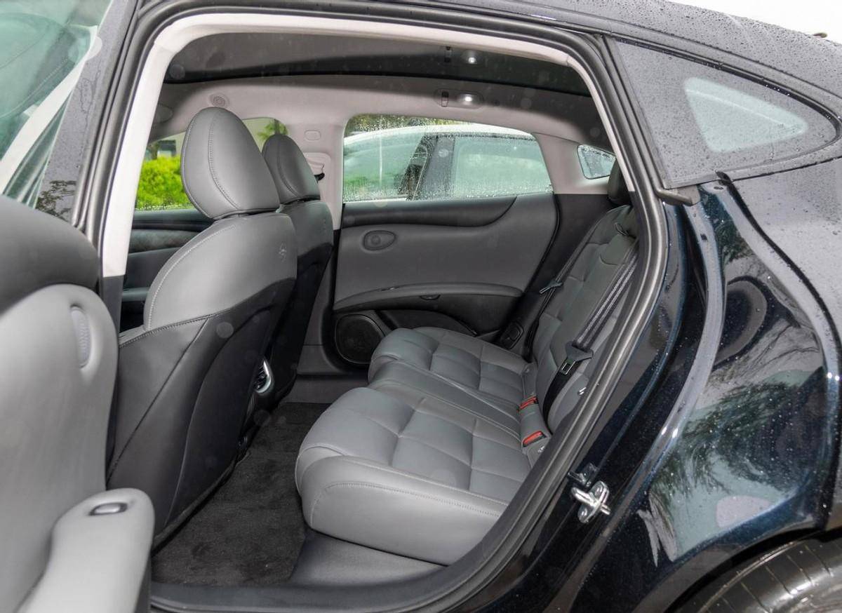 智己又一款新車上市,5款配置車型,哪款更值得入手?