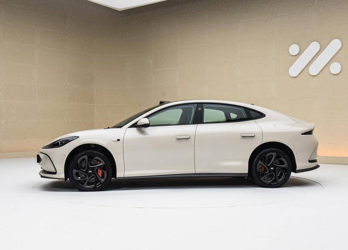 智己又一款新車上市,5款配置車型,哪款更值得入手?