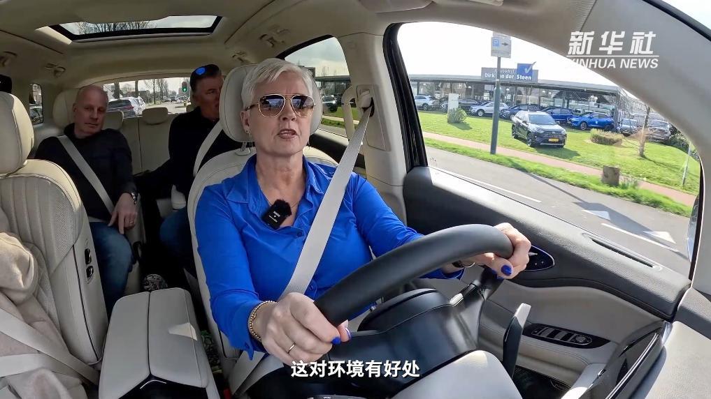 中國新能源汽車在全球廣受歡迎 推動綠色轉型升級