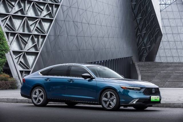 滿(mǎn)足打工人的既要又要,“五邊形戰(zhàn)士”雅閣都能做到