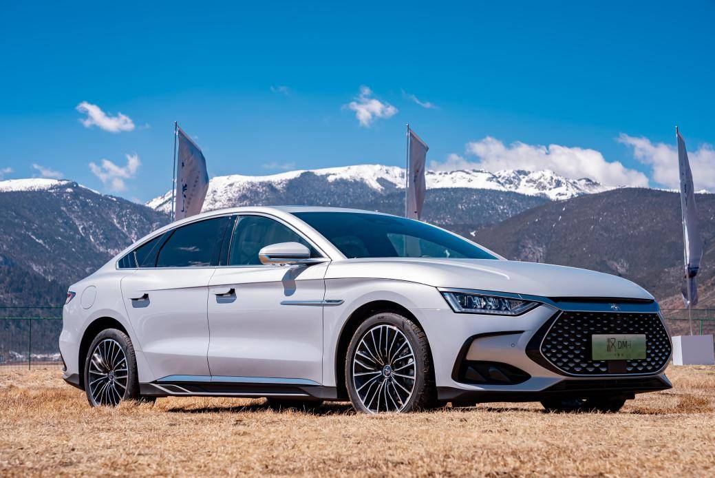 4月主流新能源中大型轎車排名揭曉:bZ3混血逆襲,新黑馬呼之欲出