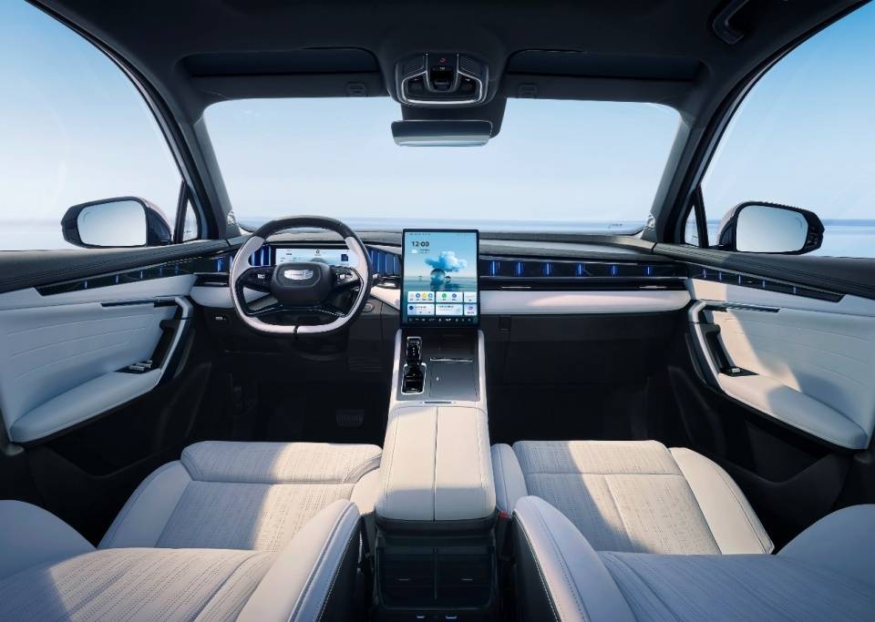 降價且增配,吉利新博越L龍騰上新11.57萬元起售!