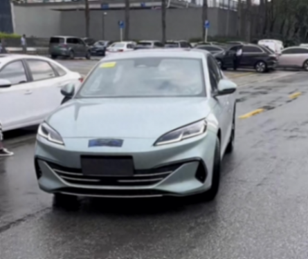 比亞迪海豹06實車現身街頭