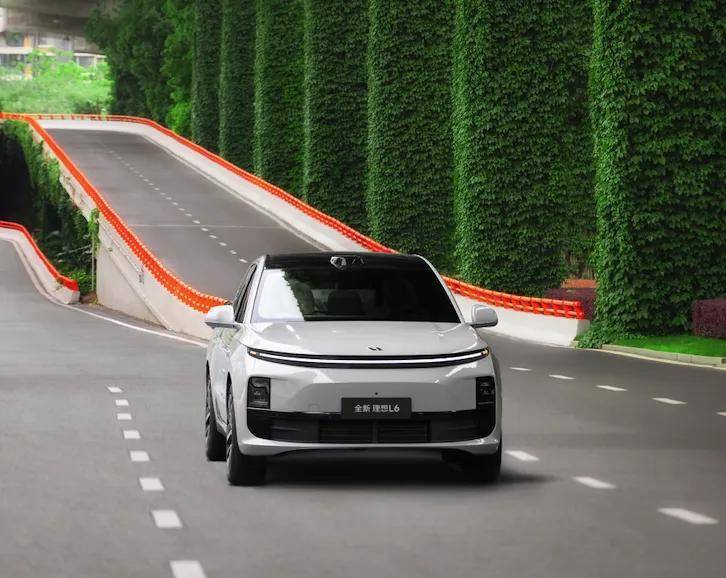 問界M7再煥新,能打贏理想L系列嗎?