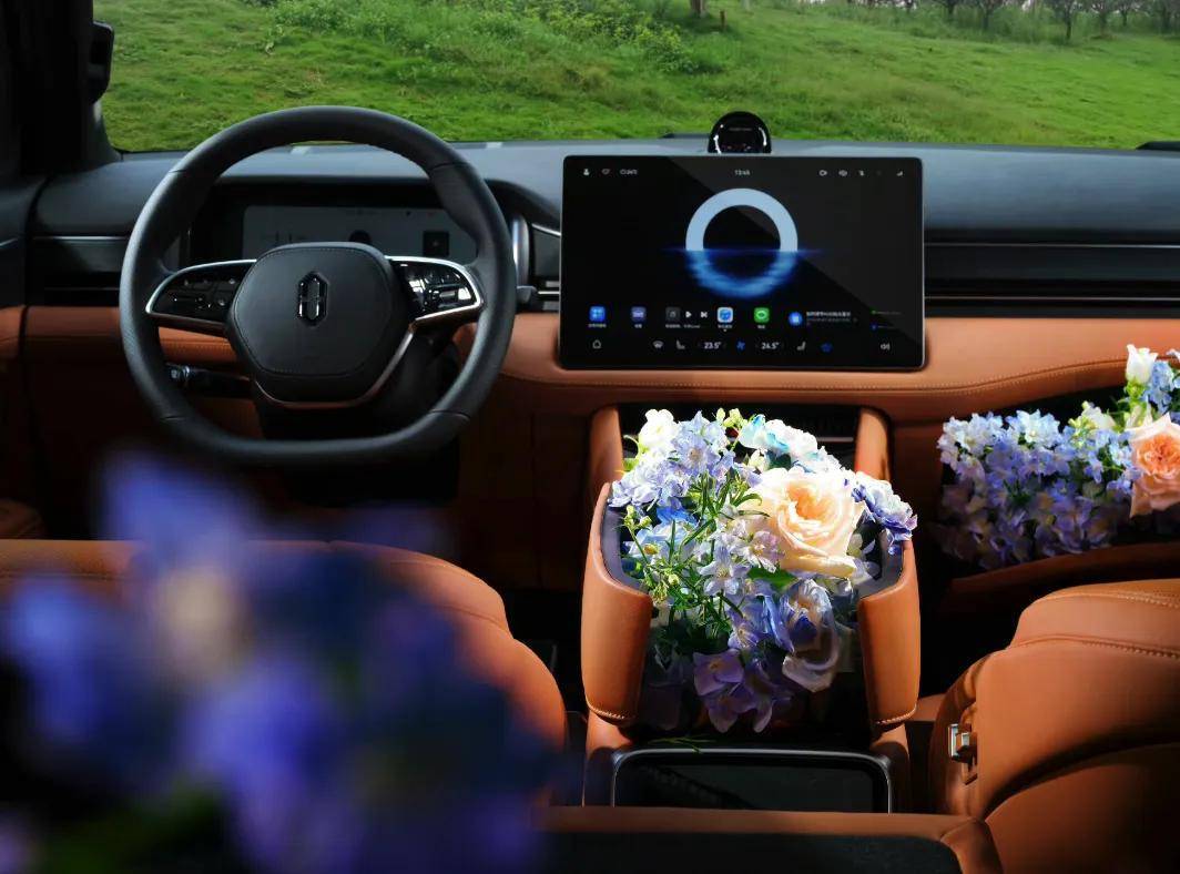 問界M7再煥新,能打贏理想L系列嗎?