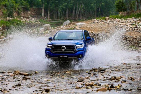 高性能節(jié)油王2.4T乘用炮、商用炮重磅上市 售價(jià)12.58萬(wàn)元起