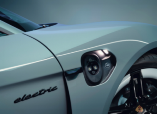 新款保時捷Taycan 4來了,專為國人打造,續航676公里,賣103.8萬